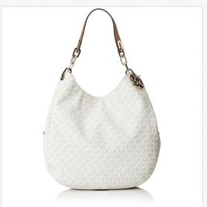 MICHAEL KORS - VANILLA SIGNATURE PRINT FULTON